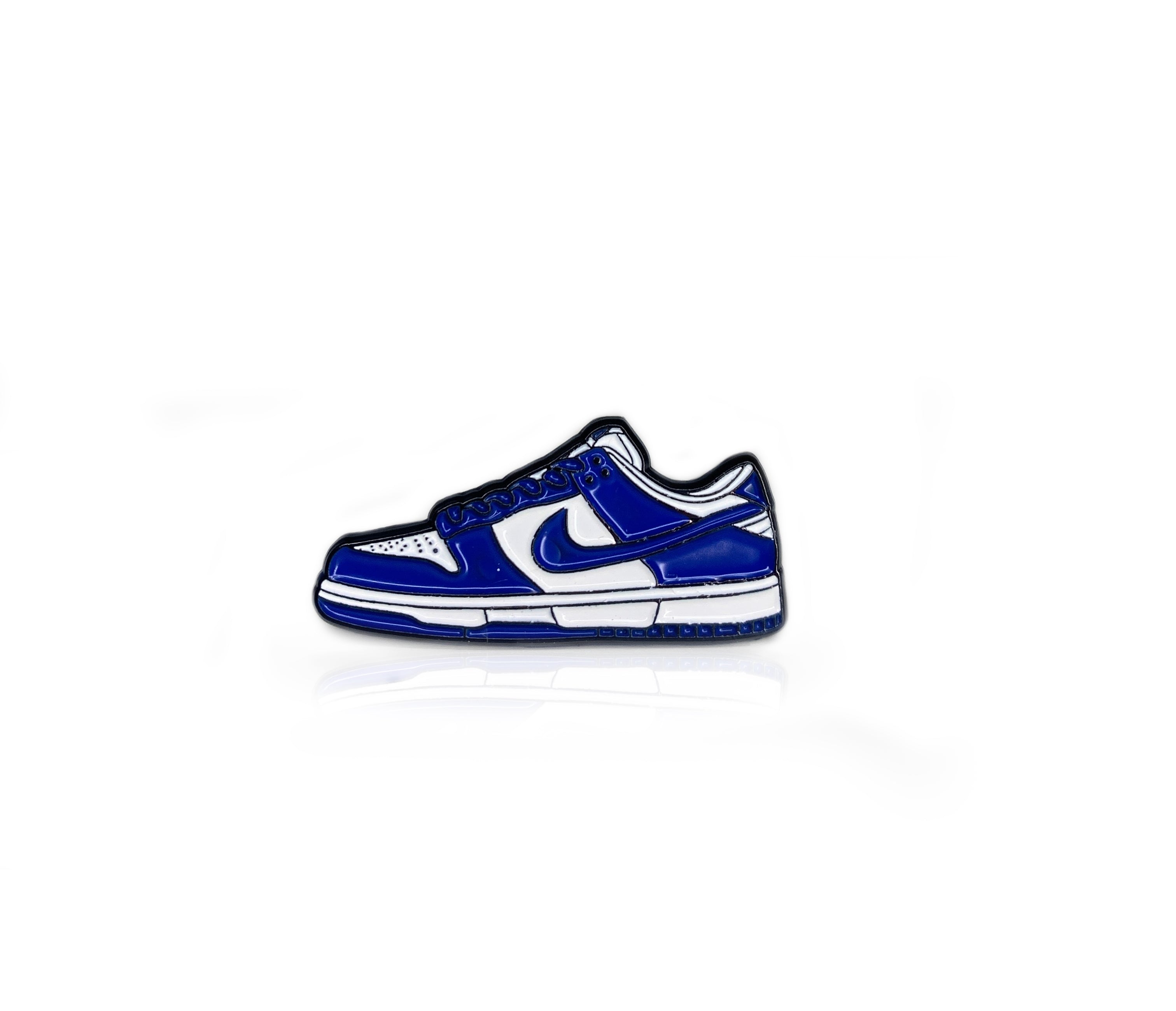 Shoobox Nike Dunk Low Kentucky Pin | PLUS